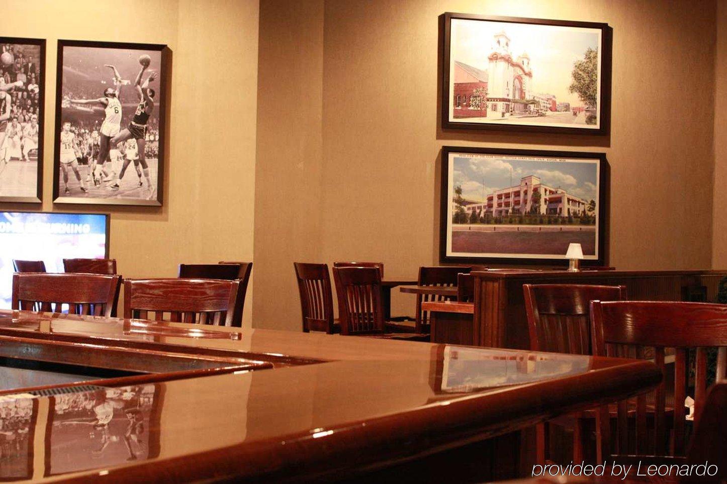 Doubletree By Hilton Boston-Milford Hotel Restaurant photo