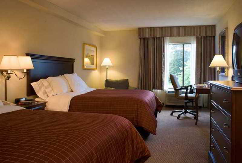 Doubletree By Hilton Boston-Milford Hotel Room photo
